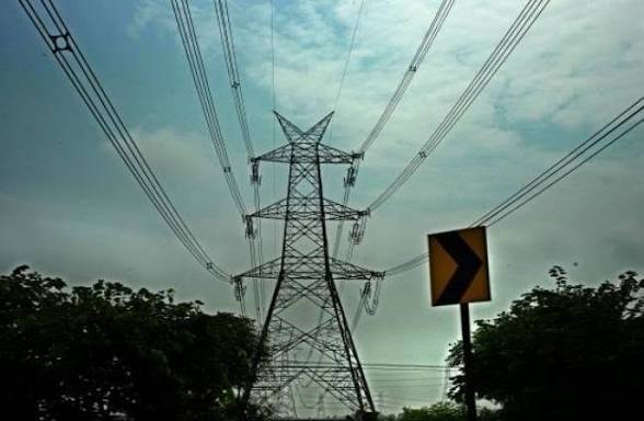 Palamu News : बस की छत पर बैठे 4 बाराती हाईटेंशन तार की चपेट में आकर झुलसे