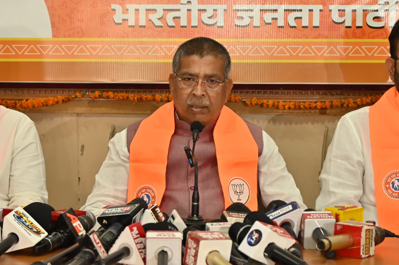 खुद के विधायक राज्य से बाहर, और आरोप भाजपा पर- आदित्य साहू का कांग्रेस पर पलटवार