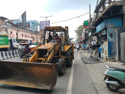 Ranchi News :   रातू रोड से हरमू चौक तक चला निगम का बुलडोजर
