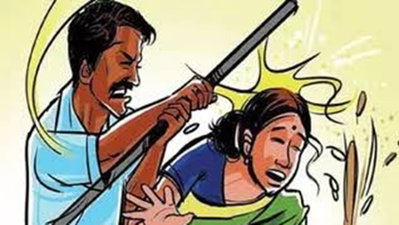 चक्रधरपुर :  दलकी गांव में डायन-बिसाही के शक में वृद्धा के साथ मारपीट, अस्पताल में भर्ती