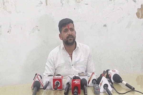 हाईकोर्ट के आदेश के बाद भैरव सिंह पर लगा CCA हटा, बोले - लोकतांत्रिक संघर्ष की जीत