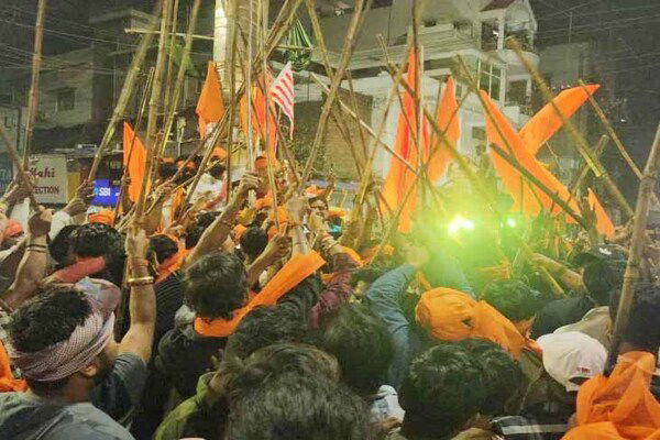 रांची : पहली मंगलवारी जुलूस में शामिल हुए 15 अखाड़े, जय श्री राम के नारों से गूंजा शहर