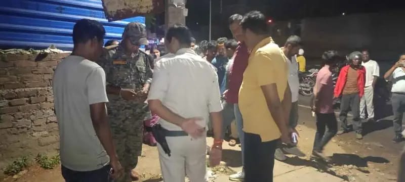 Ranchi Crime News : मौलाना आजाद कॉलोनी में युवक को मारी गोली, अस्पताल में भर्ती