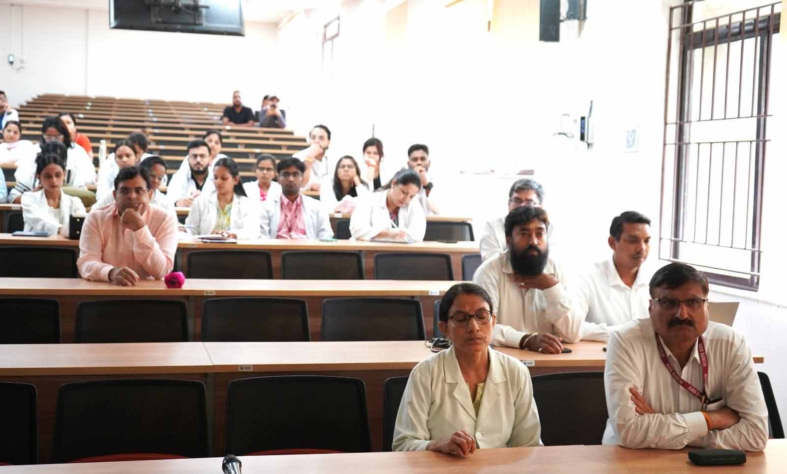 रिम्स में मरीजों की भर्ती और छुट्टी अब होगी ऑनलाइन, स्वास्थ्यकर्मियों को मिला प्रशिक्षण