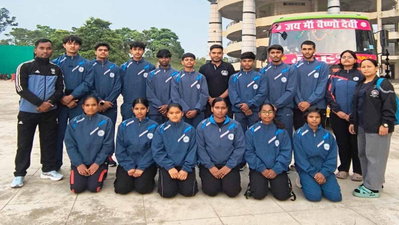 राष्ट्रीय वुशु प्रतियोगिता के लिए झारखंड की पहली टीम श्रीनगर रवाना