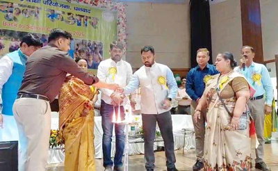 धनबाद : ड्रॉपआउट बच्चों को फिर से स्कूल से जोड़ने के लिए स्कूल रुआर अभियान की शुरुआत