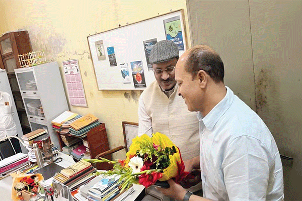 विज्ञान संकाय की प्रयोगशालाओं को उत्कृष्ट बनाना प्राथमिकता : कुलपति डॉ. राजीव मनोहर