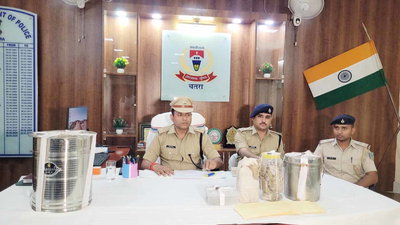 चतरा: पुलिस की छापेमारी में सवा करोड़ का मादक पदार्थ व नकदी बरामद