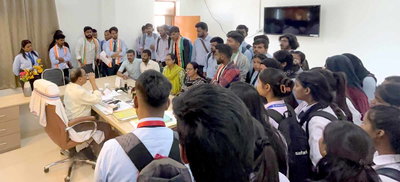 NSUI का जोरदार प्रदर्शन: अपनी मांगों को लेकर डोरंडा कॉलेज के प्राचार्य का किया घेराव