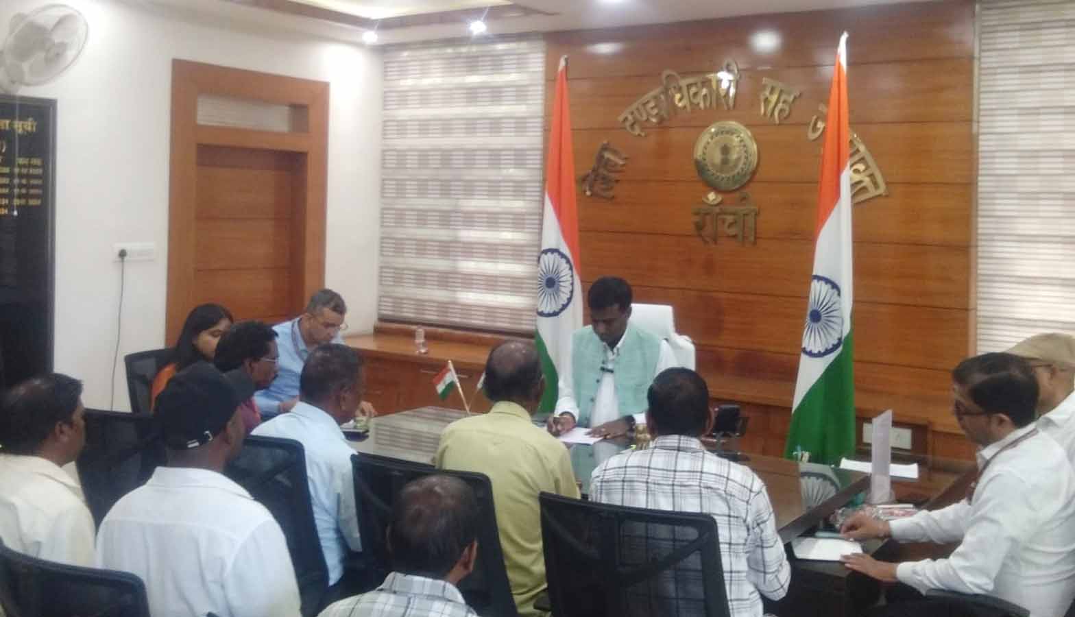 Ranchi News : बंदोबस्त जमीन पर अवैध कब्जे का मामला पहुंचा जनता दरबार, कार्रवाई के निर्देश
