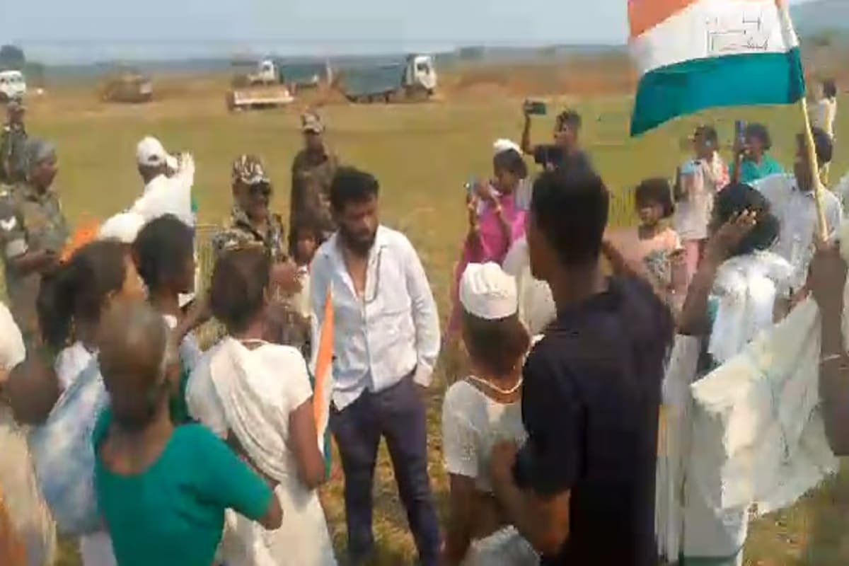 Gumla News : भारतमाला प्रोजेक्ट का विरोध, सड़क निर्माण कराने पहुंचे मुंशी की ग्रामीणों ने की पिटाई