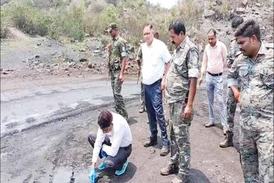 Giridih News : कबरीबाद माइंस हत्याकांड की जांच तेज, घटनास्थल पहुंची FSL टीम