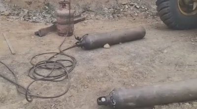 Jamshedpur : बिरराजपुर रेलवे स्टेशन पर घरेलू LPG से लोहा कटिंग का आरोप
