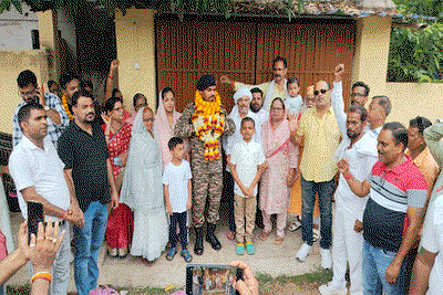 Bokaro News : शौर्य चक्र से सम्मानित हुए CRPF जवान का हुआ स्वागत