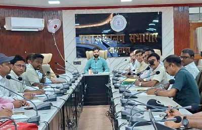 Jamtara : स्वास्थ्य सेवाओं में लापरवाही नहीं होगी बर्दाश्त, अस्पतालों की व्यवस्था सुधारें- DC