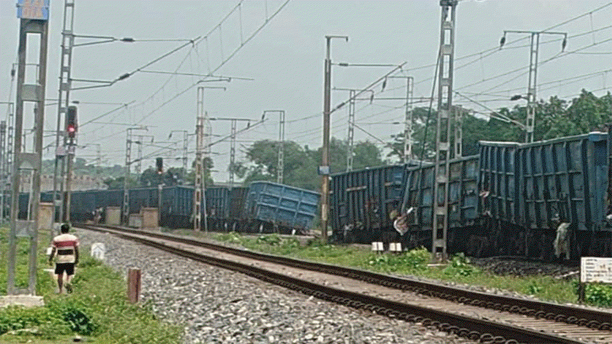 पलामू में फिर मालगाड़ी दुर्घटनाग्रस्त, 12 डिब्बे हुए बेपटरी