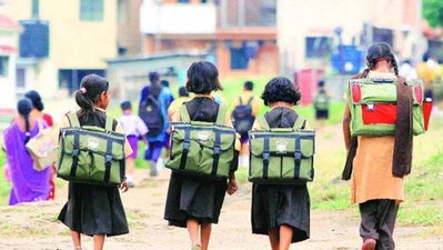 किसी का छूटा स्कूल, किसी का छूटा शहर : झारखंड में किताबों से दूर हुए बच्चों को फिर स्कूल लाने की पहल