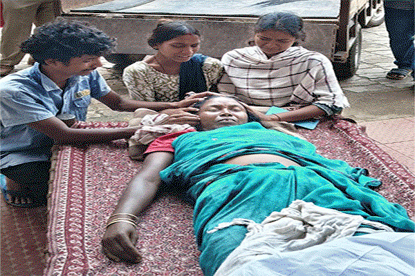 Saraikela News :  वज्रपात से महिला की मौत, एक व्यक्ति झुलसा
