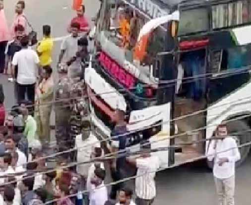 Ranchi News : तेज रफ्तार बस ने दो लोगों को रौंदा, गुस्साए लोगों ने किया रोड जाम