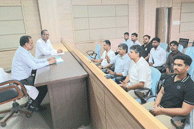 Hazaribagh News : रक्तदान से बढ़कर कोई दान नहीं : सदर SDO