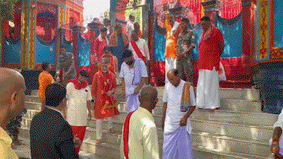 Ramgarh News : मां छिन्नमस्तिके के दरबार पहुंचे सुप्रीम कोर्ट के न्यायाधीश चंद्रशेखर, विधि-विधान से की पूजा