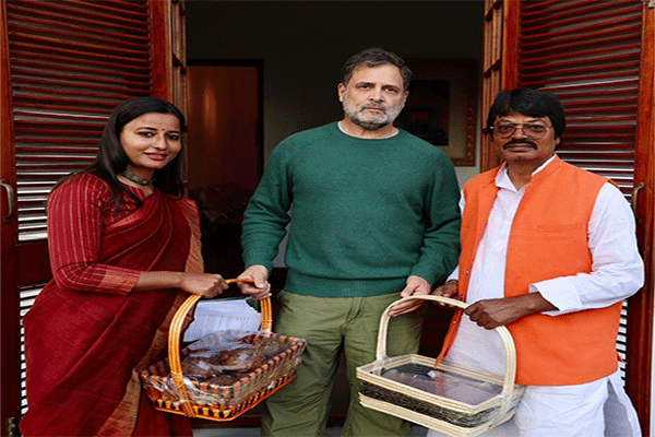 राहुल गांधी से मिले योगेंद्र साव व अंबा, झारखंड विस्थापितों का मुद्दा उठाया