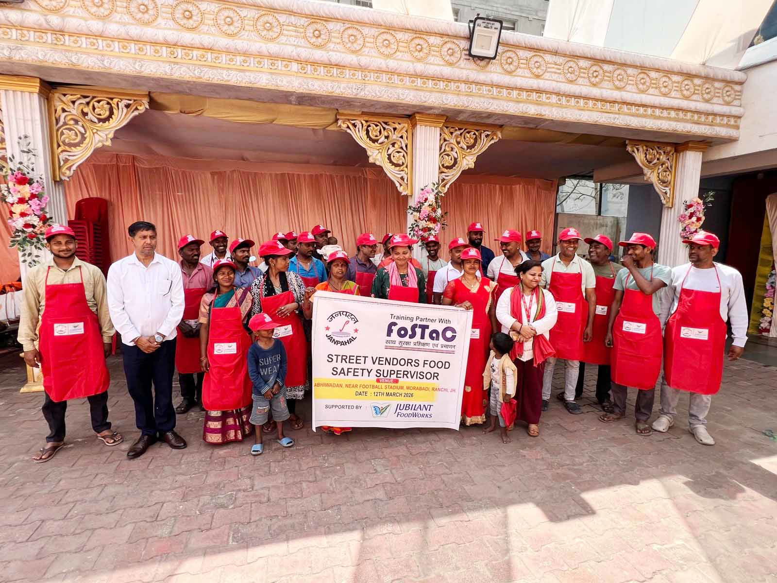 LPG नहीं मिलने से फूड वेंडरों में हाहाकार, व्यवस्था जल्द ठीक करें सरकार: सुरेंद्र सिंह