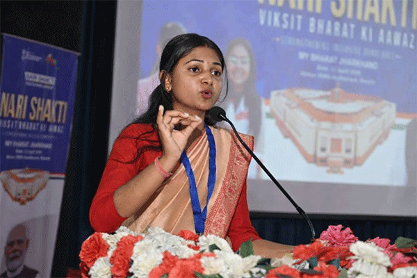 सिमडेगा की संतोषी कुमारी नारी शक्ति की पहचान बनी