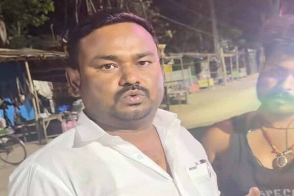 देवघर  : आधी रात मेयर का छापा, इंट्री प्वाइंट पर अवैध वसूली का खुलासा, कार्रवाई के निर्देश