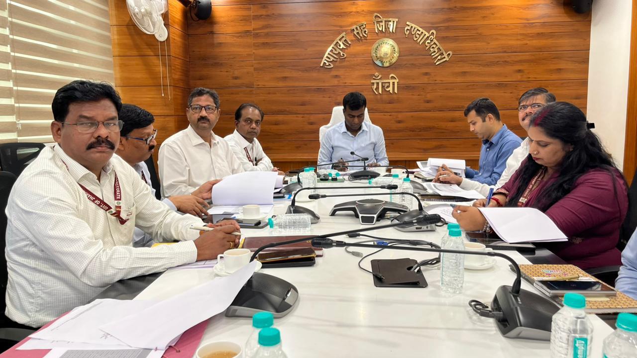 Ranchi News : खराब प्रदर्शन वाले BLO पर होगी कार्रवाई, बीमार बताकर काम से बचने वालों की होगी जांच