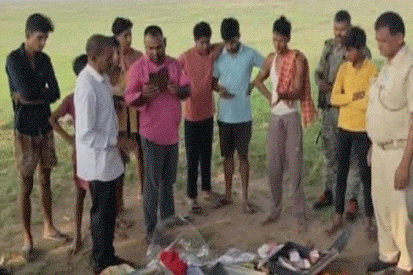 Giridih News : चोरों ने 25 लाख के जेवरात व नकद पर किया हाथ साफ, जांच में जुटी पुलिस