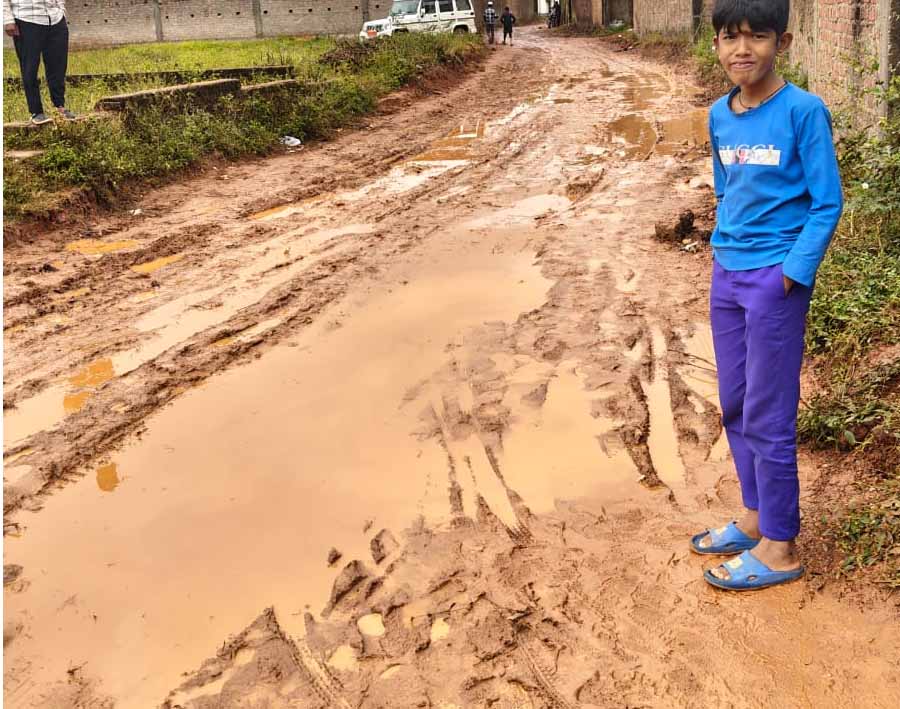 Ranchi : नगड़ी के अमन नगर में 7 साल में भी नहीं बनी सड़क, बारिश में चलना मुश्किल