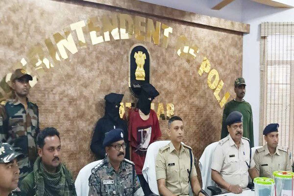 लातेहार SP ने की जोनल कमांडर समेत 2 की गिरफ्तारी की पुष्टि, बताई पुलिस की सफलता