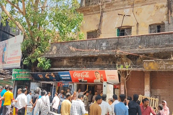 देवघर में 27 साल बाद मिला न्याय, कोर्ट के आदेश पर 9 दुकानें खाली