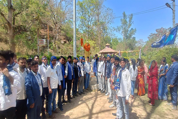 लातेहार : डॉ अंबेडकर सामाजिक न्‍याय के पैरोकार थे: महेश सिंह