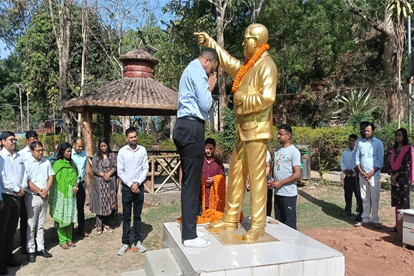 डॉ अंबेडकर ने समाज के कमजोर वर्गों के उत्थान के लिए आजीवन संघर्ष किया: उपायुक्‍त