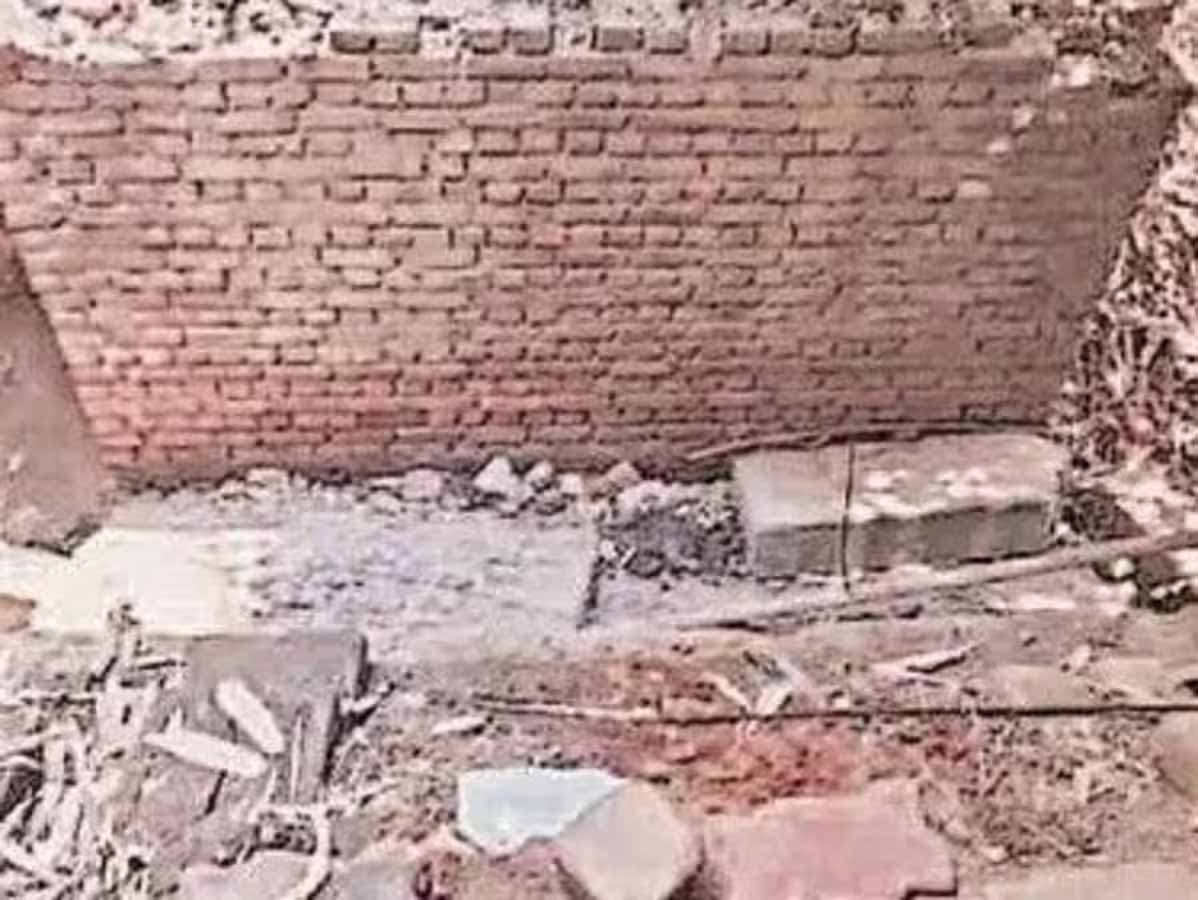 Bihar News : पटना में धंसी पुलिया, 6 लोग मलबे में दबकर घायल