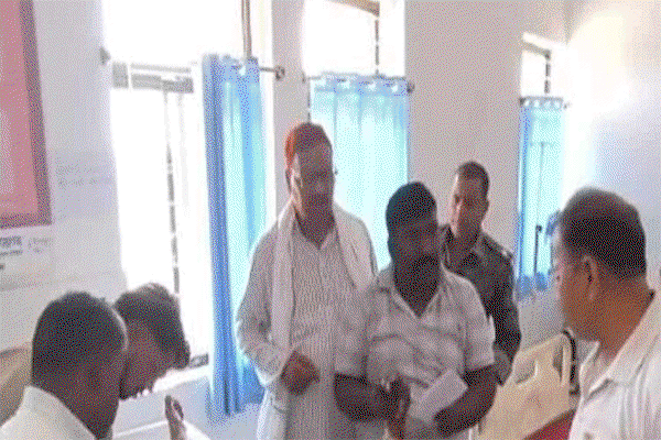 Latehar News: करंट लगने से युवक की मौत, गांव में मातम