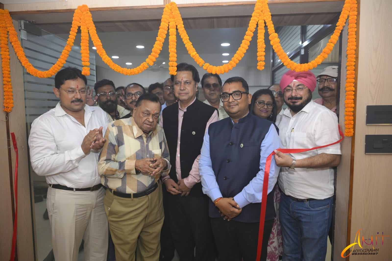 झारखंड चैंबर के नव सुसज्जित अध्यक्षीय-महासचिव केबिन का हुआ अनावरण