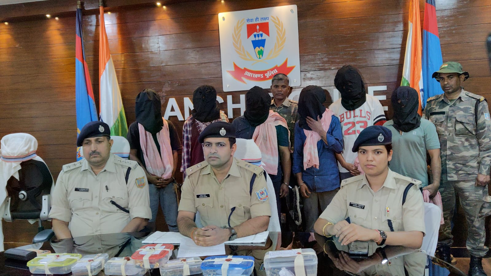 Ranchi News: रांची में चोरी के 7 आरोपी गिरफ्तार, सोना-चांदी व मोबाइल बरामद