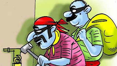 Ranchi News : मुंह पर कपड़ा बांध अपार्टमेंट में घुसे युवक, फ्लैट का दरवाजा तोड़ने की कोशिश, FIR