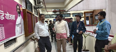 Ranchi  News : समाहरणालय में DC का औचक निरीक्षण, बिना ID कार्ड मिले क्लर्क को शो कॉज