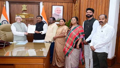 Ranchi News : परिसीमन को लेकर आदिवासी संगठनों की राज्यपाल से मुलाकात, विशेष सत्र बुलाने का सुझाव