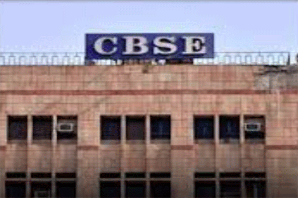 सोशल मीडिया पर भ्रामक जानकारी फैलाने वालों पर होगी कानूनी कार्रवाई: CBSE की चेतावनी