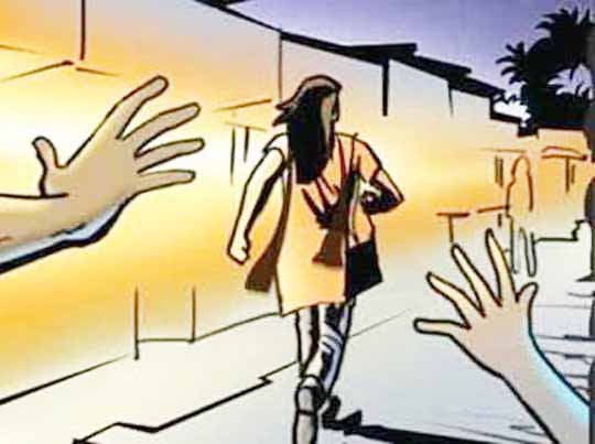 रांची: युवती से छेड़छाड़ कर रहे युवक को लोगों ने पुलिस के हवाले किया