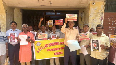 रांची : महंगाई भत्ते की मांग को लेकर BSNL-MTNL पेंशनर्स का प्रदर्शन