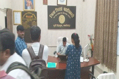 Jamshedpur News : दो माह से वेतन नहीं मिलने पर शिक्षकों का हंगामा, DEO कार्यालय पहुंचकर किया प्रदर्शन
