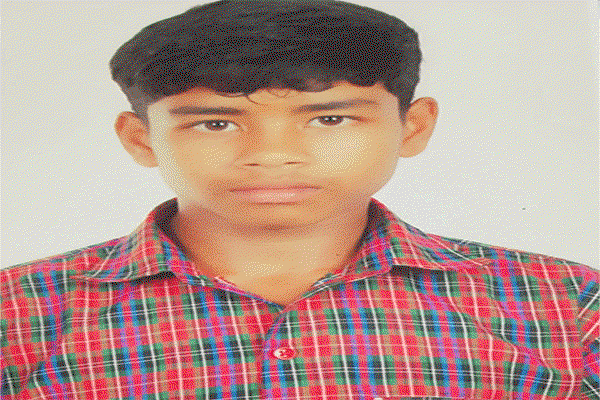 Ranchi News : DAV कपिलदेव का छात्र सुरज कुमार दो साल से लापता, मां ने डीसी से लगाई गुहार