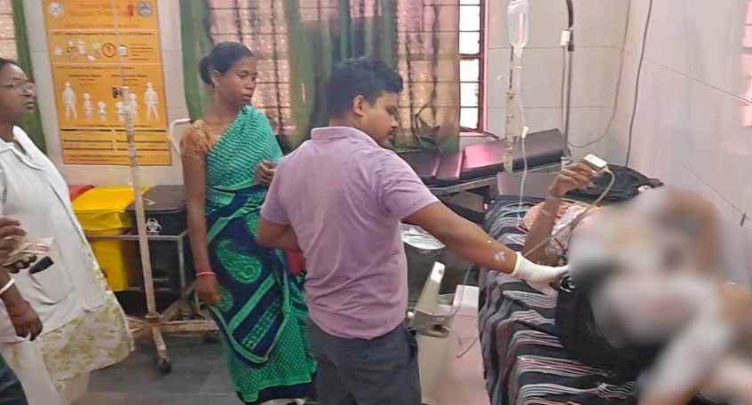 Chakradharpur: पारिवारिक कलह में पत्नी से विवाद के बाद पति ने खुद को लगाई आग, भर्ती