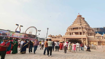 रांची में दुर्गा पूजा पंडालों की धूम, कहीं मंदिरों की भव्यता, कहीं आदिवासी संस्कृति की झलक